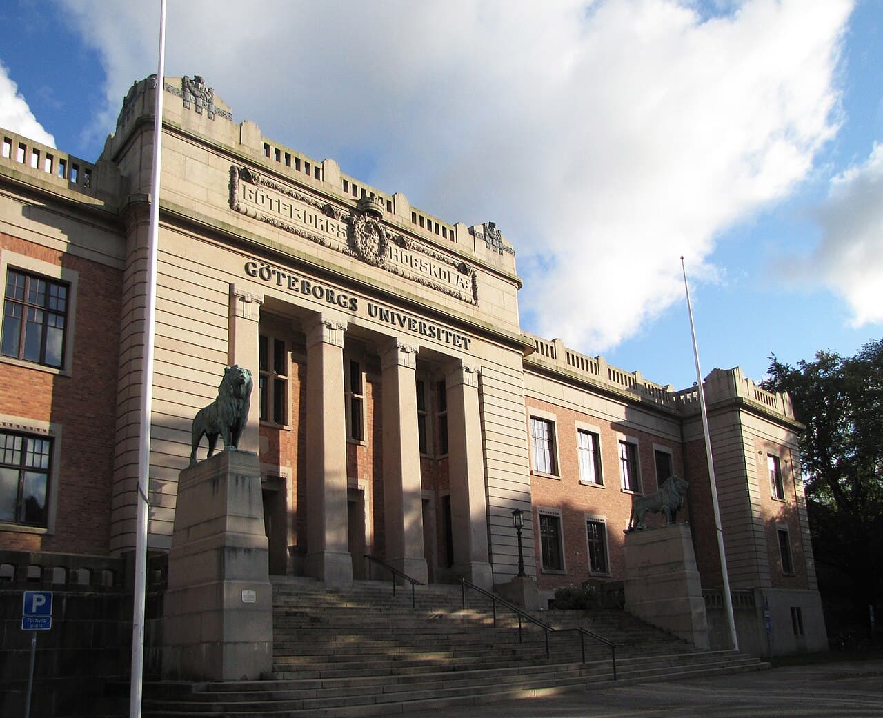 Entrance to the main administration building of the University of Göteborg.