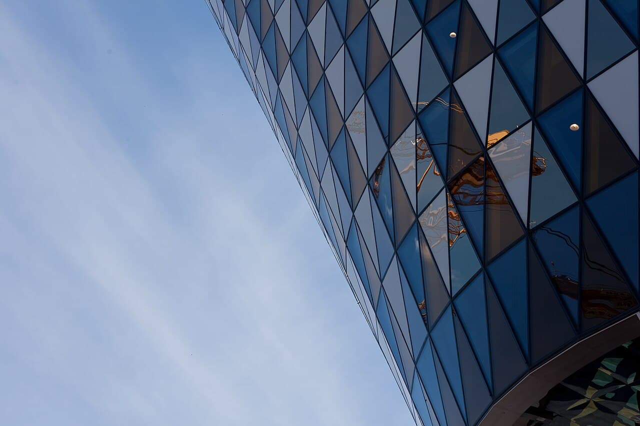 Imponerande byggnad ritad av Wingårdh Arkitektkontor. // Impressive building drawn by Wingårdh Arkitektkontor.