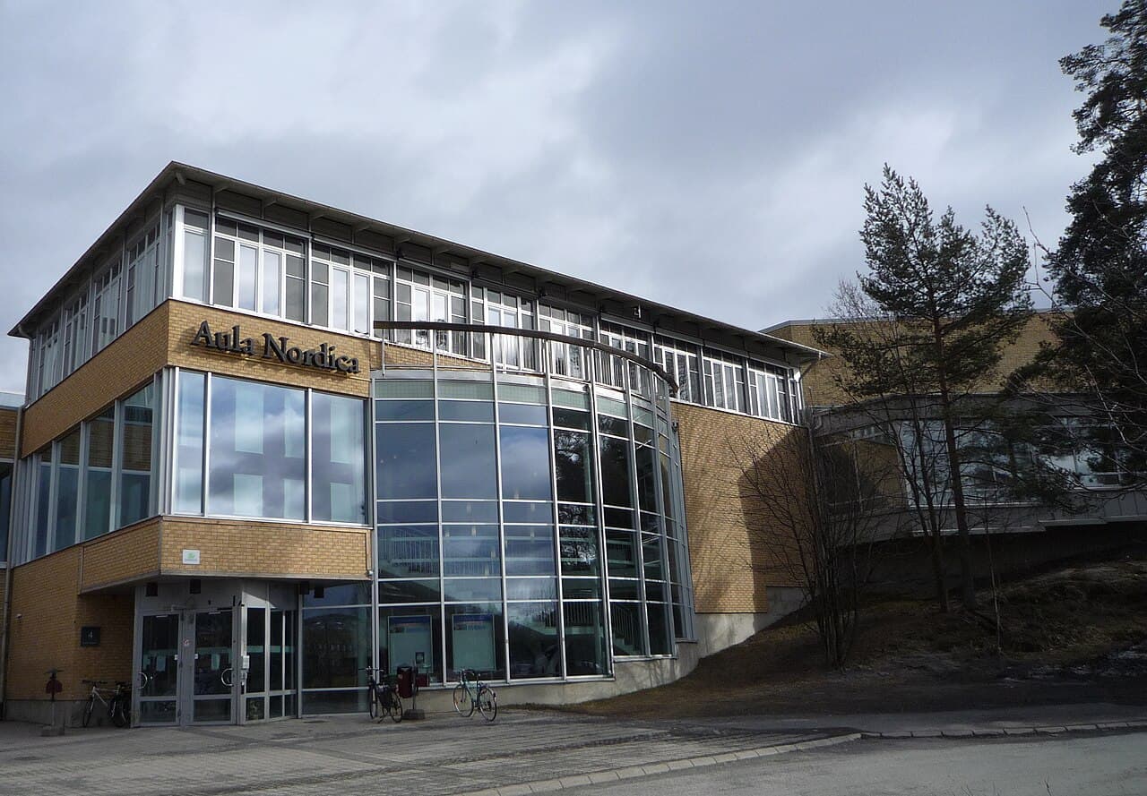 Entrance to Aula Nordica, next to the Universum Building at Umeå University campus.